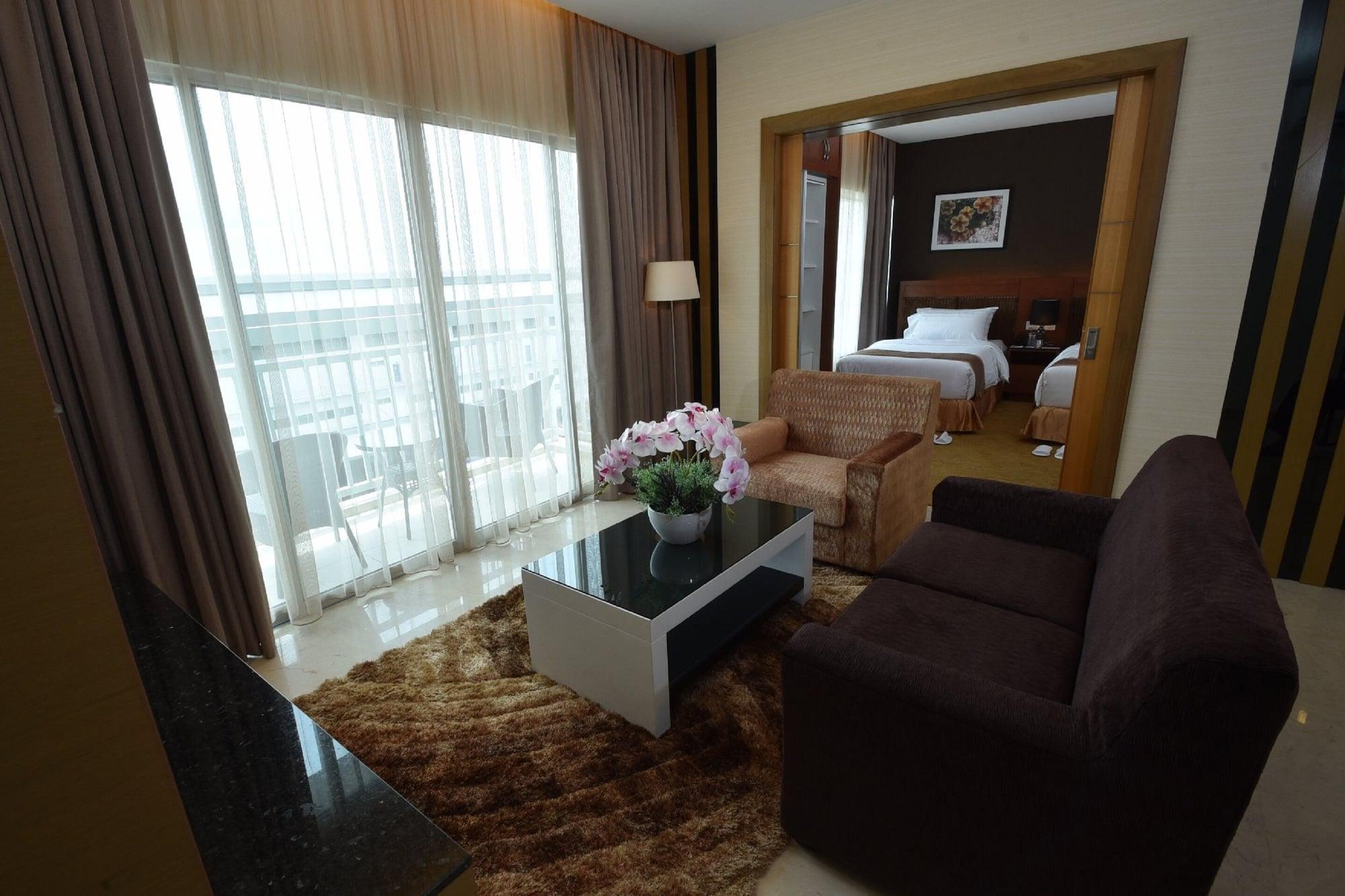 Tenera Hotel Bangi Zewnętrze zdjęcie Suite room