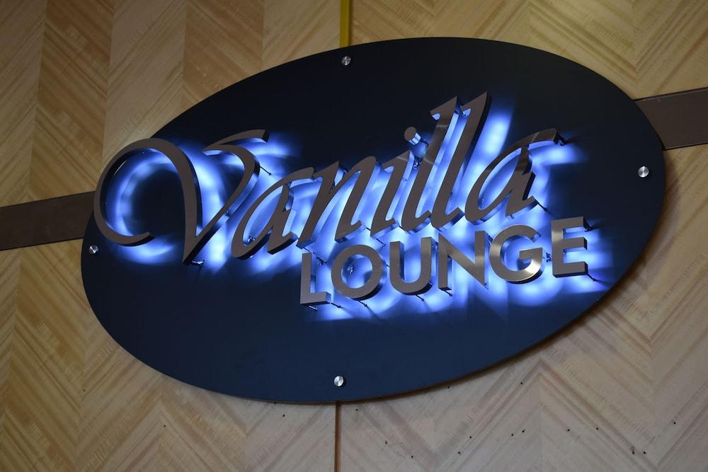 Tenera Hotel Bangi Zewnętrze zdjęcie Vanilla Lounge logo